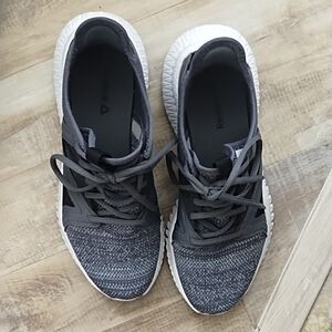 Reebok Gray Athletic Shoes 8.5
